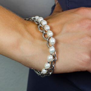 Armband aus Perlen und Edelstahl