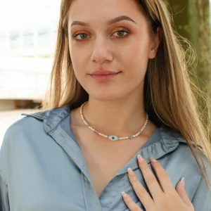 Halsband aus Perlmutt und Perlen
