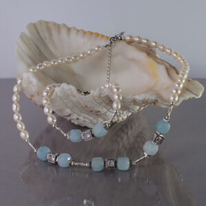 Halskette und Armband aus Aquamarin und Perlen
